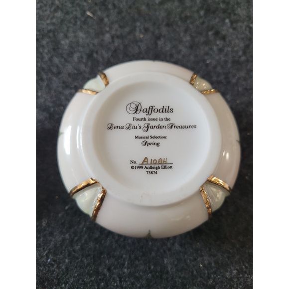 Ardleigh Elliott "Daffodils" N°A1084 Lena Liu's Music/trinket Box - Picture 2 of 6